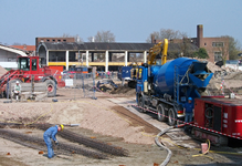 830006 Afbeelding van de werkzaamheden ten behoeve van het bouwproject Zijdebalen aan de Hogenoord te Utrecht, met op ...